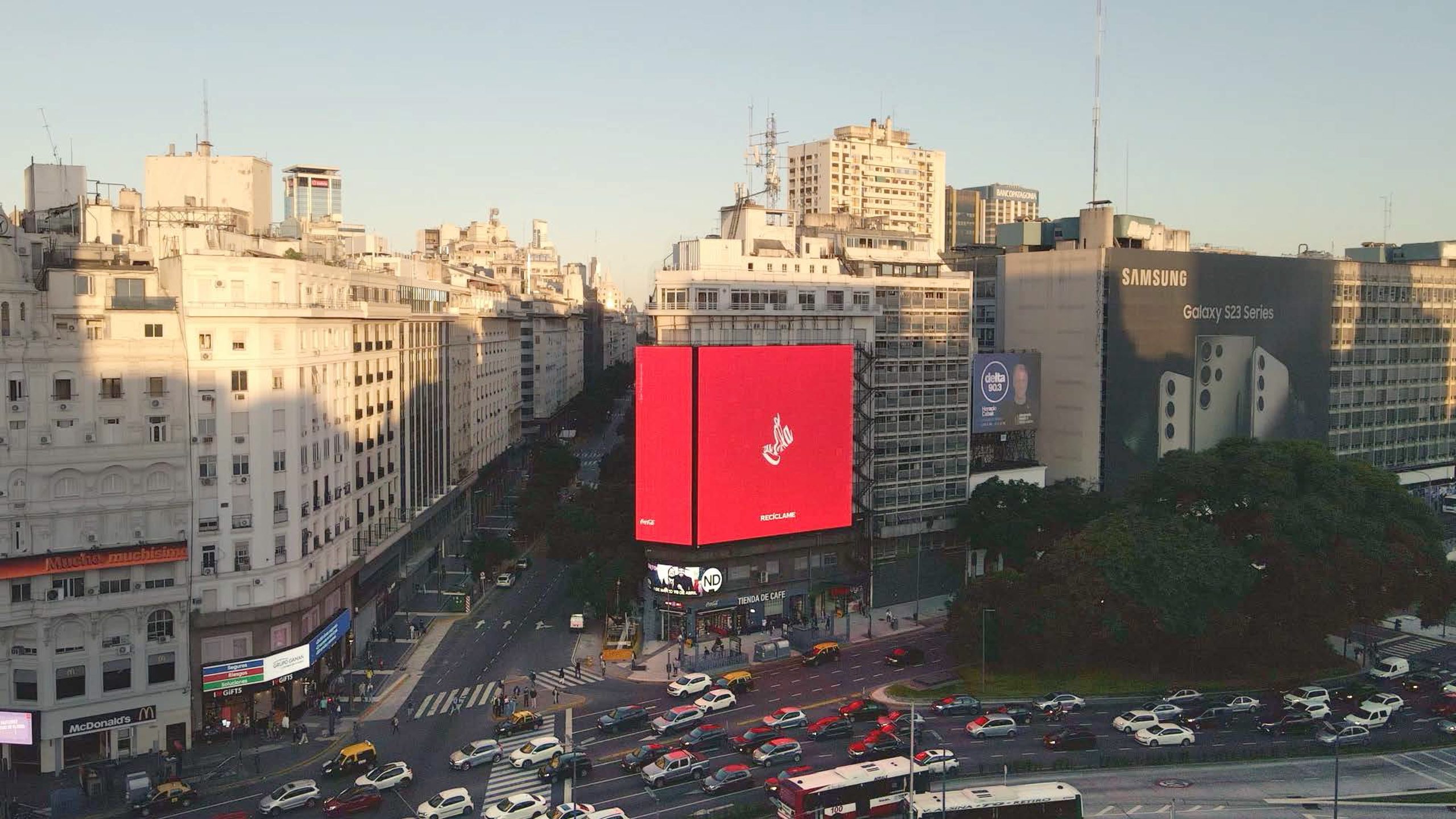 The Recycle Me spectacular on Avenida 9 de Julio in Buenos Aires, seen across the traffic